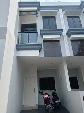 Rumah  Murah 2lantai berlokasi di Utan Kayu Jakarta Timur