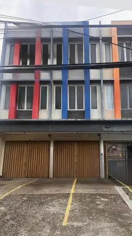 Ruko Gandeng Strategis Pinggir Jalan Raya 8x23 184m2 Cocok Untuk Usaha