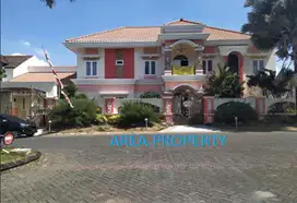 JUAL RUMAH SRATEGIS 2 LANTAI, PERUM PERMATA JINGGA , MALANG