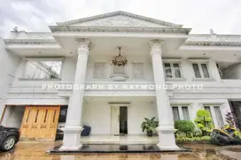Dijual Rumah Pondok Indah Design Classic