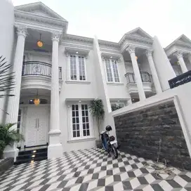 Dijual Rumah Ada Kolam Renang di Kebagusan Jakarta Selatan