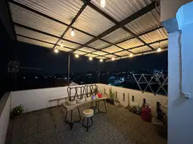 Rumah Komplek Di Cihanjuang 20 Menit Tol Pasteur Ada Rooftop SHM