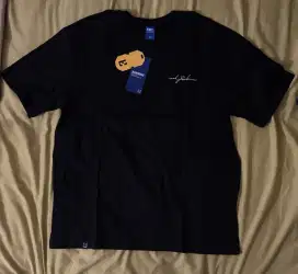 Kaos RIC hitam size XL, tag lengkap.