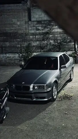 BMW E36 323i 1999