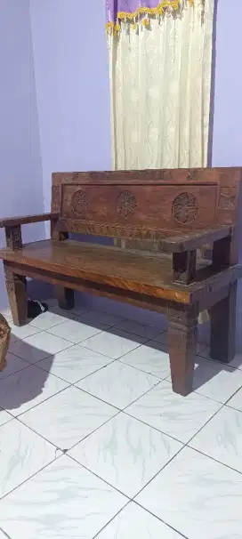 Bangku kayu jati kuno