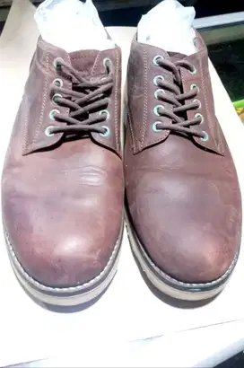Sepatu pria kulit ukuran 40 keren