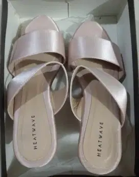 Sendal Wedges Merk Heatwave (Asli)