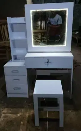 Meja rias kayu jati