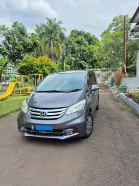 Dijual Honda Freed tahun 2015 tipe PSD (KM 97an)