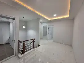 Rumah Bagus Siap Huni dekat SMAN 22 Rajamantri & C-K Buah Batu
