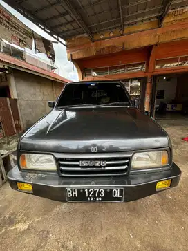 Panther Langka Isuzu Panther Samurai Karoseri Laksana 2.3 TBR 52 B.