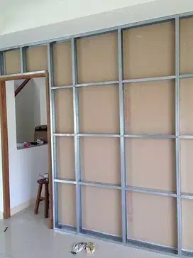 Sekat Plafon Partisi PVC GRC Gypsum Jasa Tukang Pasang Wall Moulding