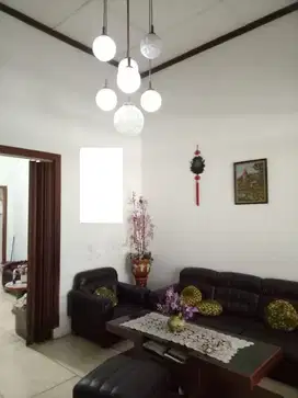 Dijual Rumah di Jl. Dahlia, Bandung