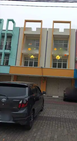 Dijual  2 Ruko  Gandeng 3 Lantai di Harapan Indah 2  Bekasi