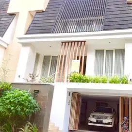 JUAL CEPAT Rumah Townhouse di Kemang Bebas Banjir