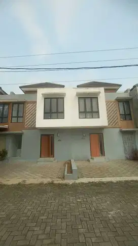 Rumah 2 Lantai Strategis Pinggir Jalan Raya Ciomas
