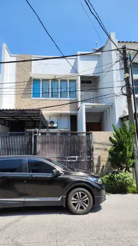 Rumah di Kelapa Hibrida Kelapa Gading Jakarta Utara