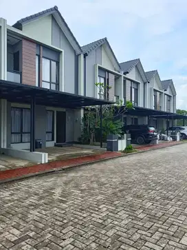 Rumah bagus dengan club house dalam klaster.free Dp.