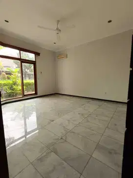 Rumah cipete ada kolam renang dalam cluster