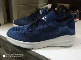 Jual sepatu bekas running diadora UK 40