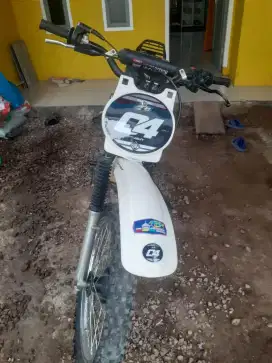 Suzuki TS 125 lengkap