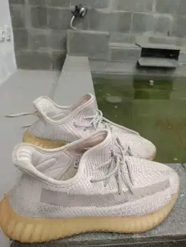 Sepatu Adidas Yeezy size 38 Synth bisa buat casual zumba running