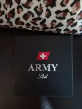 Jam tangan army