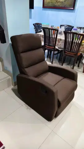 Deluxe Sofa Recliner Ergonomis Multifungsi -Like New