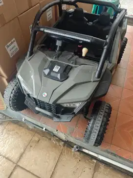 Mobil remote anak besar offroad