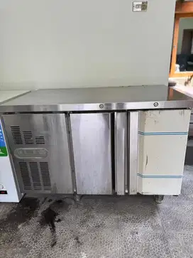 Jual GEA undercounter chiller tipe UCC 120 2D