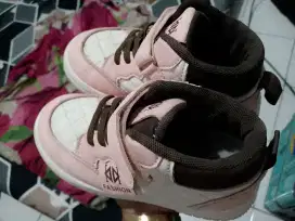 Sepatu anak cewek