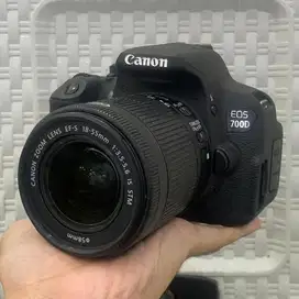 Kamera DSLR Canon 700D
