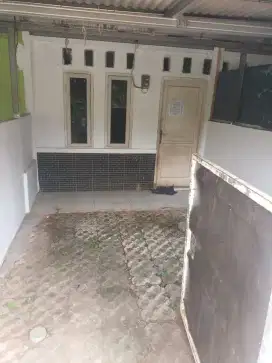Dijual rumah kontrakan 6 pintu letak strategis