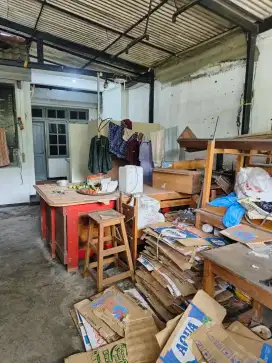 Meja bar dan meja bekas kedai kopi