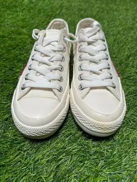 Sneakers Sepatu wanita
