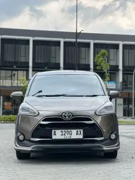 Istimewa No Minus Toyota Sienta Q AT 2017 Cokelat Tipe Tertinggi
