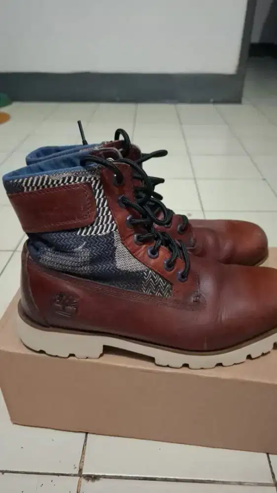 Sepatu timberland