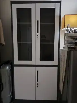 lemari arsip 4 pintu