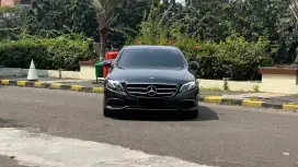 [ KM ANTIK ] Mercedes Benz E300 Avantgarde SportStyle Hitam 2019/2020