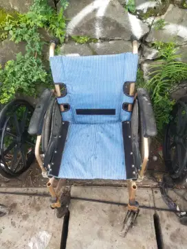 Kursi roda siap pakai
