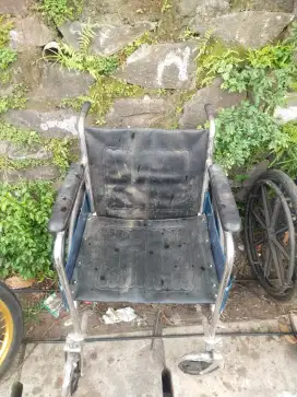 Kursi roda siap pakai