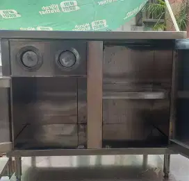 Meja kabinet GETRA dengan tempat 2 cup dispenser
P100 cm×L70 cm×T85 cm