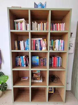 Rak Buku bekas dengan kondisi bagus