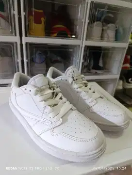 Sepatu Nike X travis fullwhite