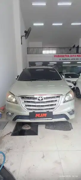 TOYOTA INNOVA G 2.0 AT 2011