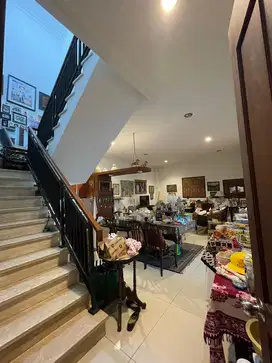 Rumah 2 Lantai Ada Kolam Renang Jl Benda Raya Kemang Jakarta Selatan