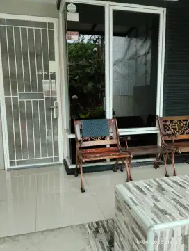 Dicari ART wanita ( tinggal di dalam )