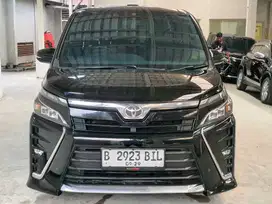 Toyota VOXY 2.0 4X2 AT 2019 Hitam Premium Condition - B2923BIL