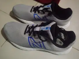 Sepatu Running New Balance 420