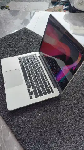Macbook Pro Mid 2014 Retina 13 Ram 8Gb/256 SSD Laptop